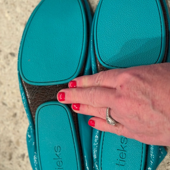 Size 8 black matte leather Tieks. Beautiful. Classic - Picture 6 of 6